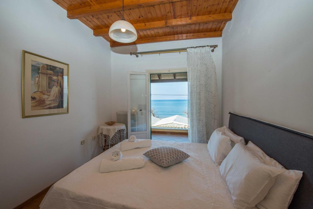 Frosos Beachfront Maisonette Acharavi アカラヴィ エクステリア 写真