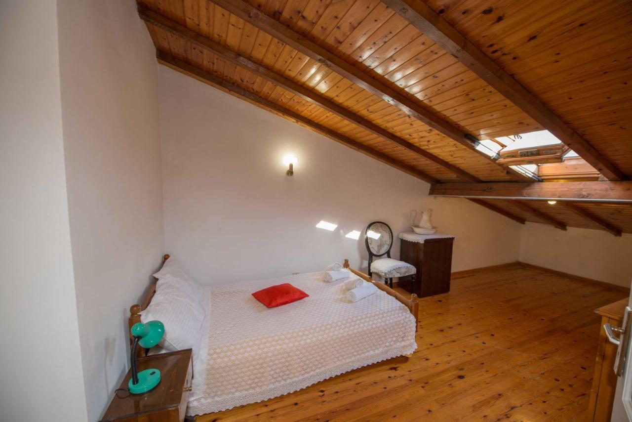 Frosos Beachfront Maisonette Acharavi アカラヴィ エクステリア 写真