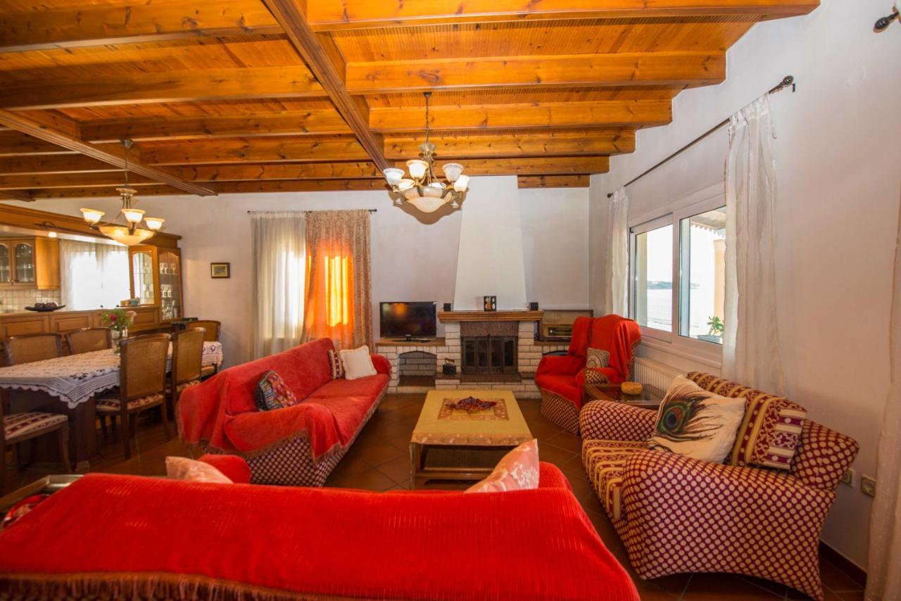 Frosos Beachfront Maisonette Acharavi アカラヴィ エクステリア 写真